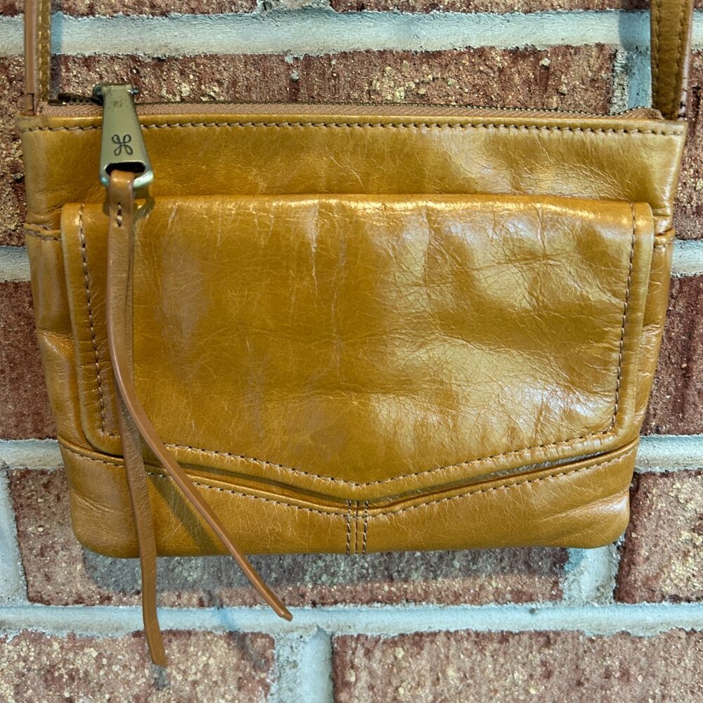 HOBO Amble Leather Crossbody Bag - Picture 3 of 11